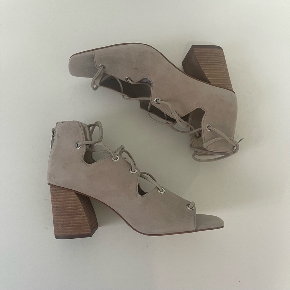 Vince Camuto Nahara Sandal In TIPSY TAUPE / New In Box - Picture 8 of 13